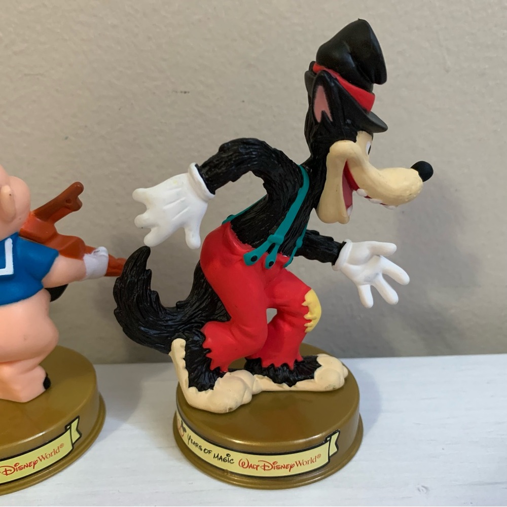 McDonald’s Toys 2002 Disney 100 years of Magic Three Little Pigs & Wolf Figures - Picture 9 of 11